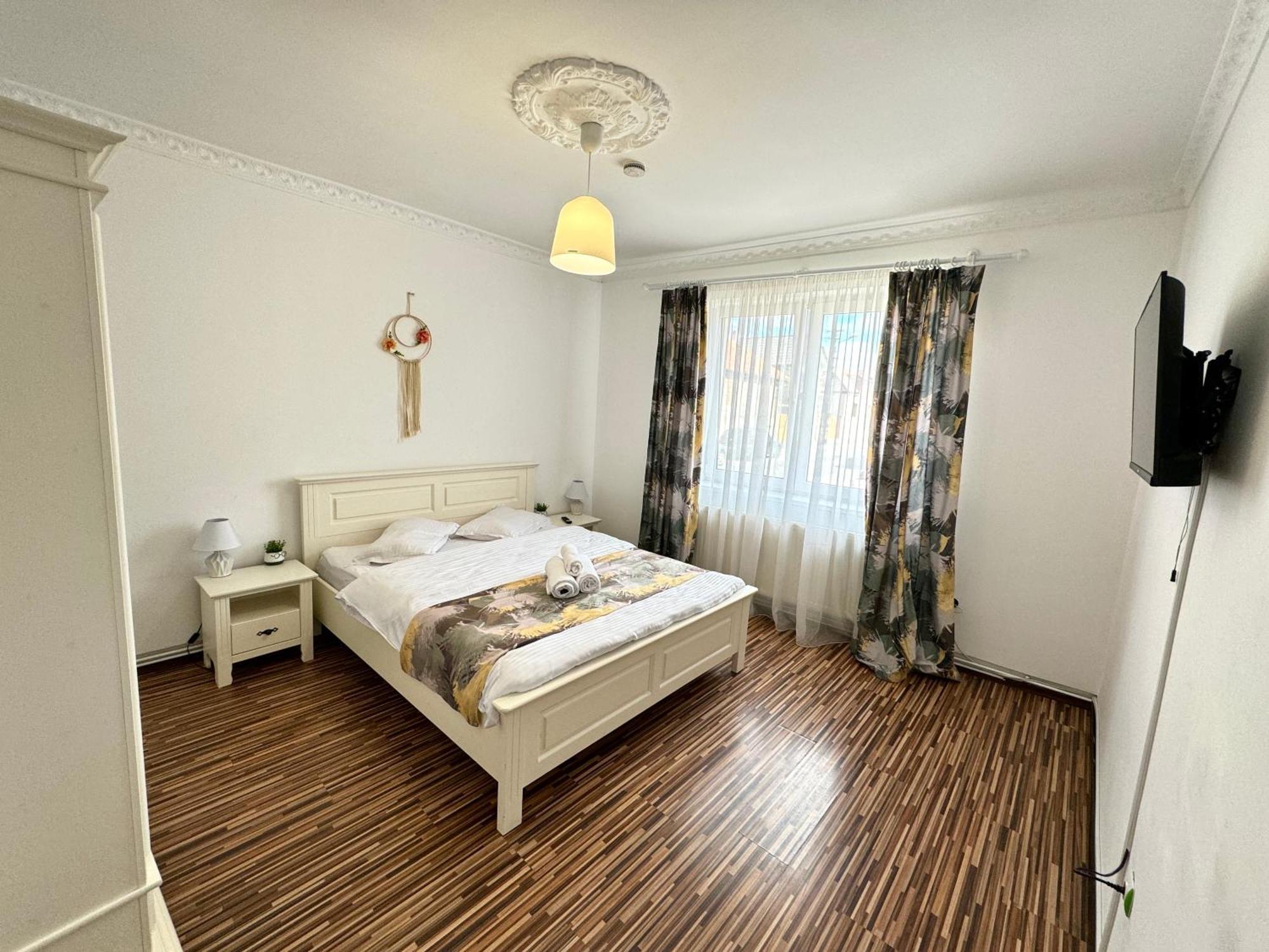 Flh - Mira Apartments Sibiu Extérieur photo
